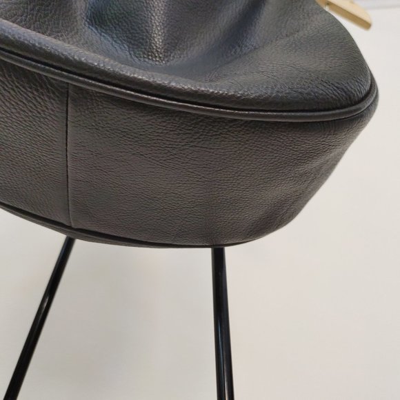 Marc by Marc Jacobs Black Leather Gold Hardware Shoulder Bag - Picture 4 of 13